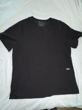 Figs. Casma.  Black Scrub Top